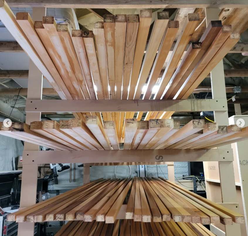 American Express Lounge — wooden ceiling and bar area