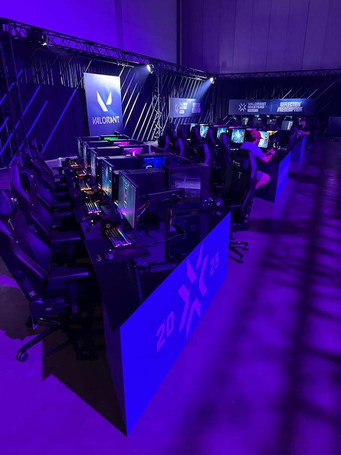 Umbrella Sky Project street view